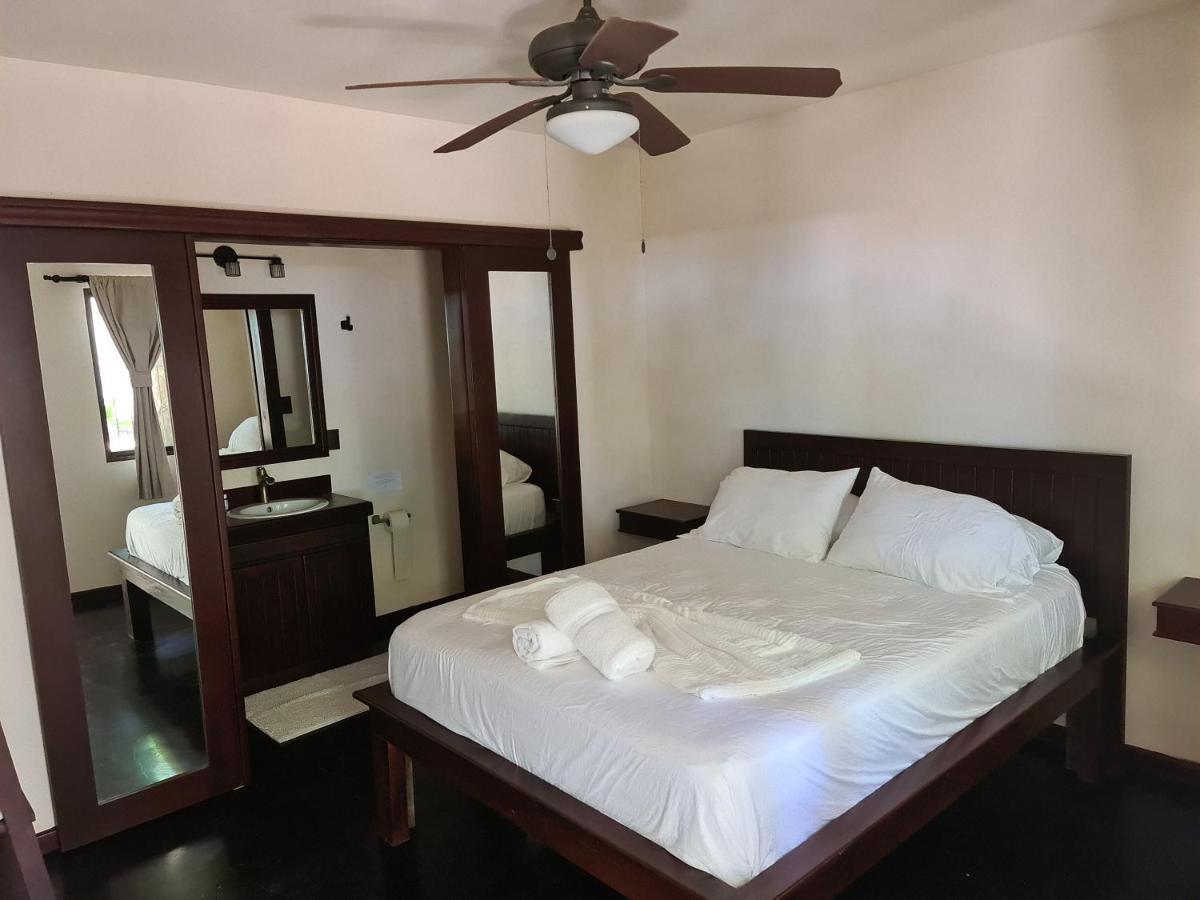 Hona Beach Hotel Доминикаль Экстерьер фото